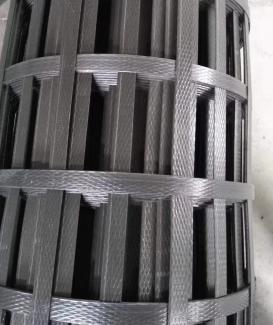 Steel and plastic two-way geogrid