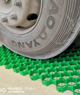 Plastic grass grid 